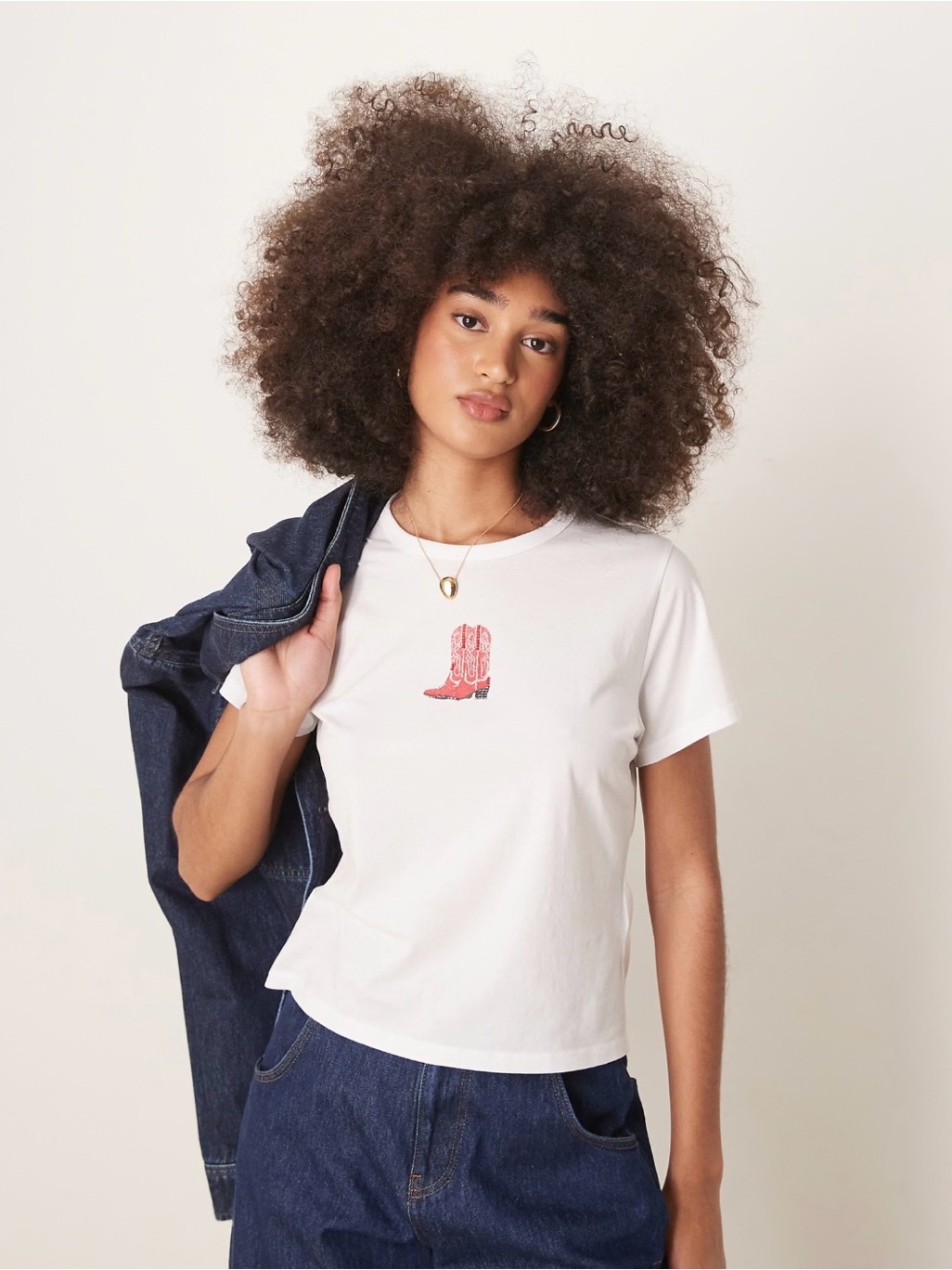 Abercrombie & Fitch White Short Sleeve Tee With Pink Boot Graphic